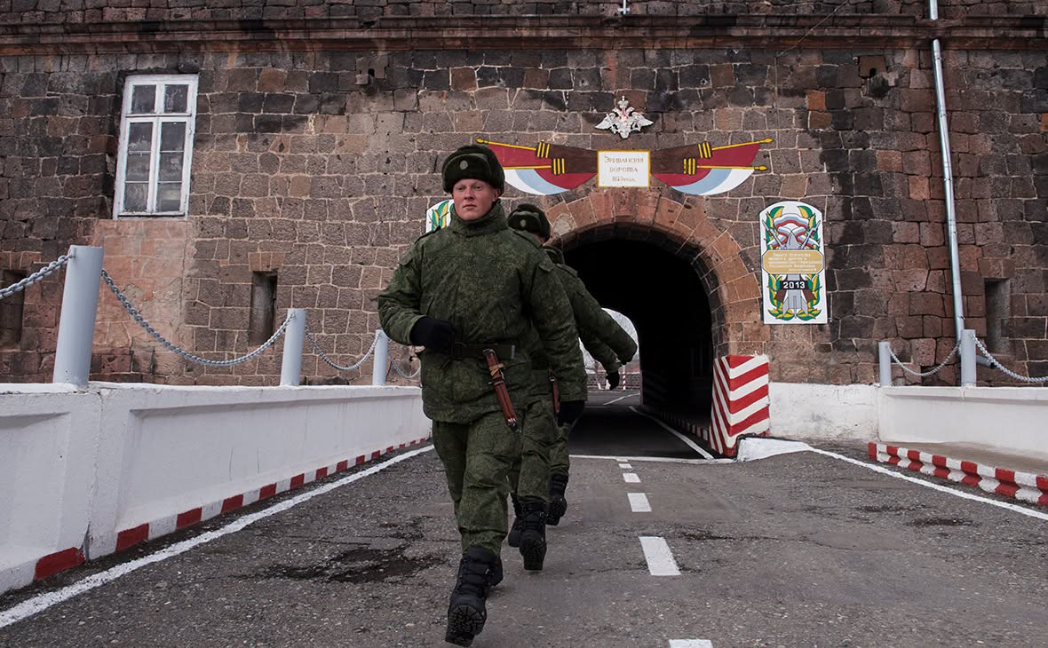 Armenia does not want the Russian military base to leave its territory, but it will not oppose it, Pashinyan reiterates.
