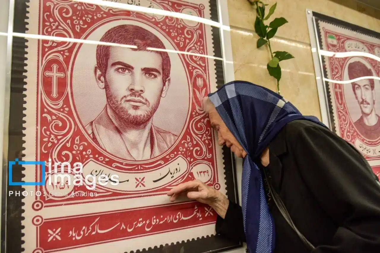 Le métro de Téhéran accueille une exposition de portraits de soldats Arméniens morts pendant la guerre Iran-Irak (1980-1988)