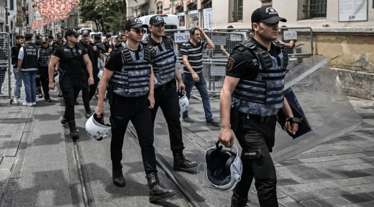 Tirs devant une école en Turquie : huit blessés, le suspect interpellé