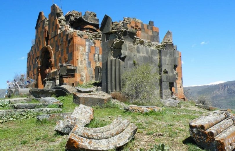 Un accord relatif à la restauration du complexe monastique de Havuts Tar dans la région de Kotayk (Arménie) a été signé