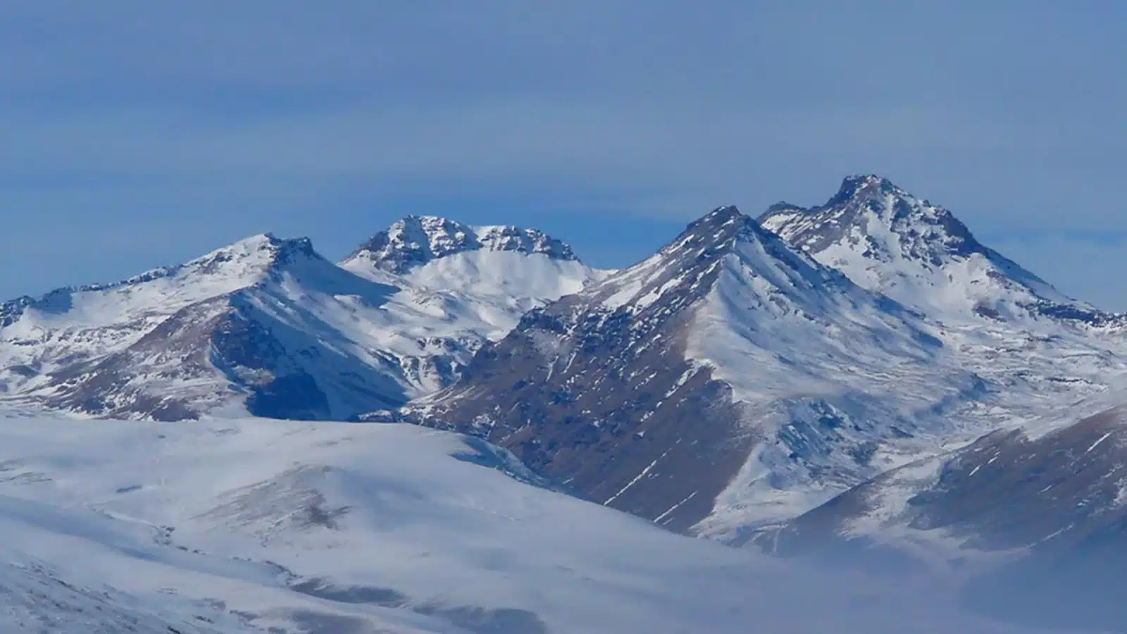 The first snow fell last night on the Armenian highlands, according to Gagik Surenyan.