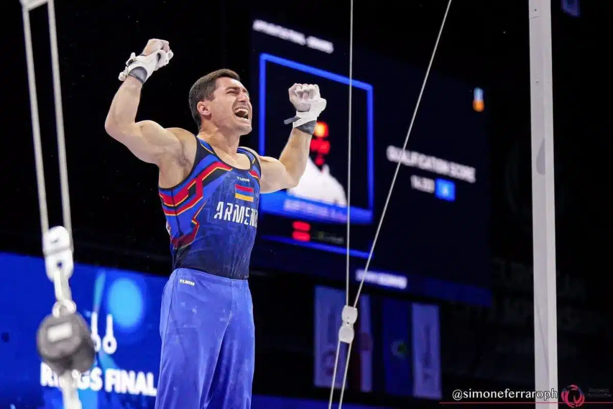 Le gymnaste Artur Avetisyan (Arménie) a remporté la médaille de bronze des anneaux aux Championnats du monde à Rotterdam