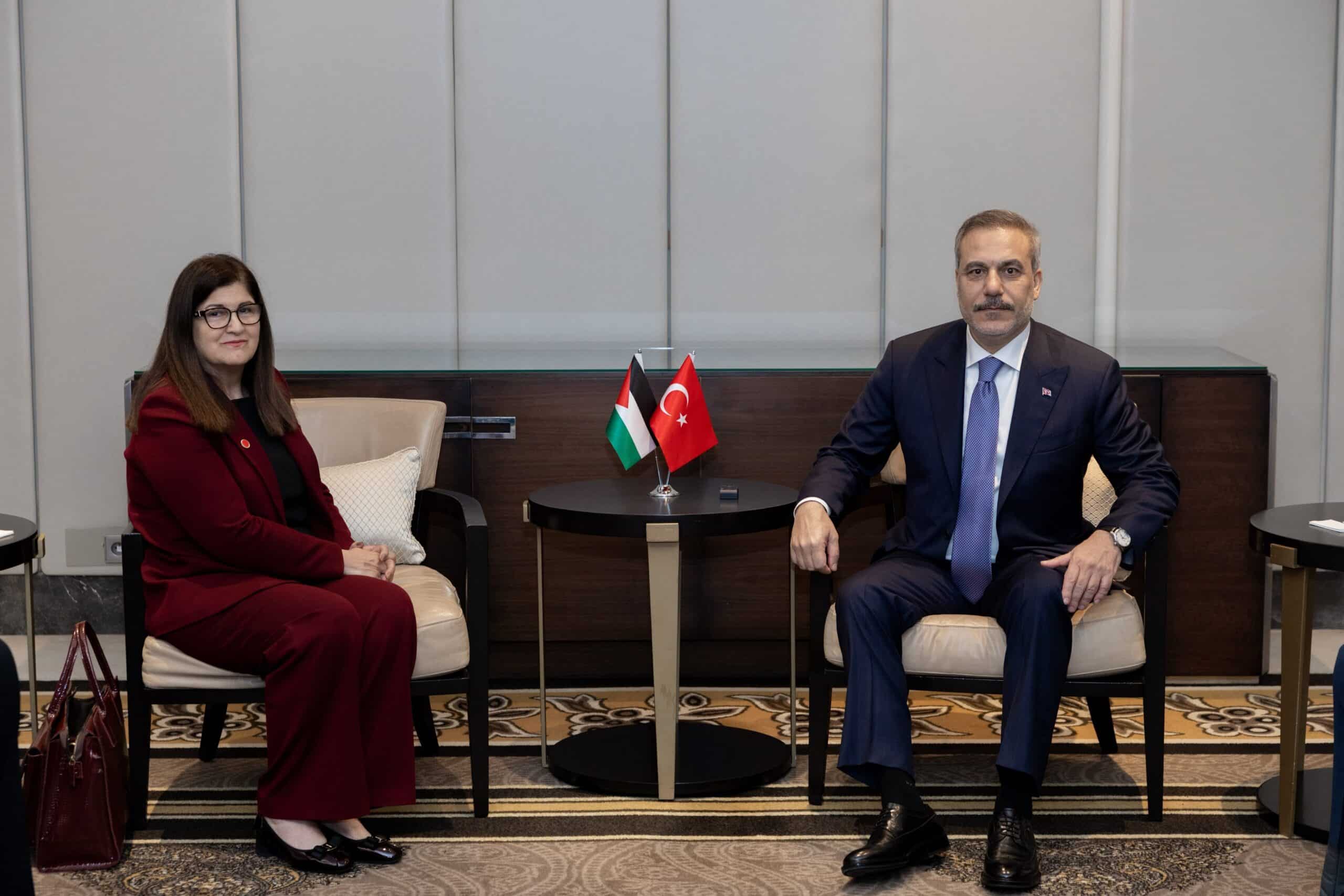 Hakan Fidan rencontre Varsen Aghabekian Shahin, ministre des Affaires étrangères et des Expatriés de l’État de Palestine