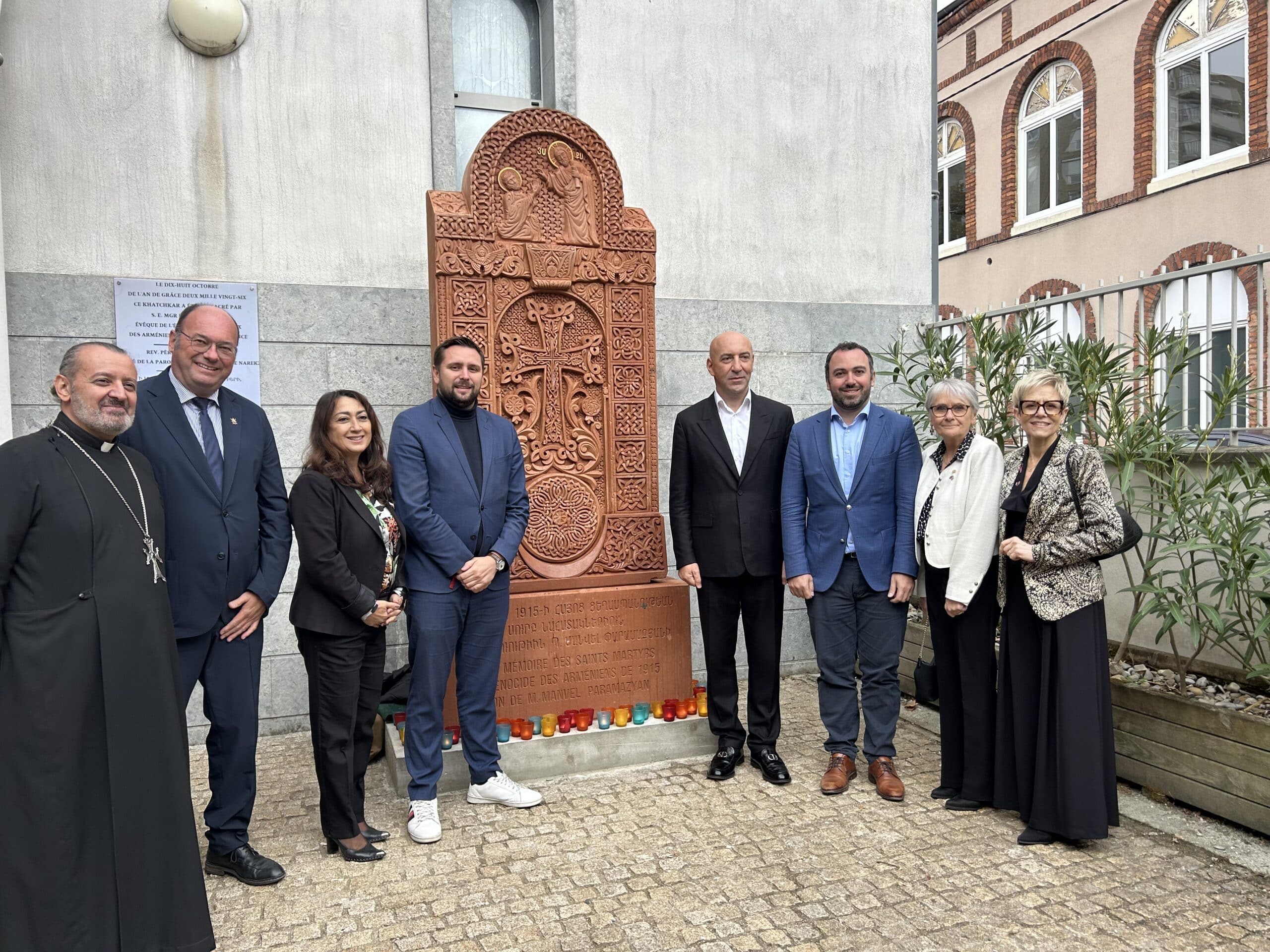 Saint Chamond Un khatchkar offert par le maire de Kajaran scelle l’union des deux communes d’ Armenie et de France