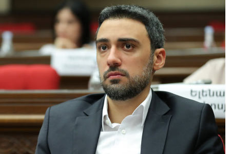 Вице-спикер министру ИД Армении: Когда мои коллеги говорят «давайте пописывать мирный договор», вы начинаете рассуждать об изменениях Конституции