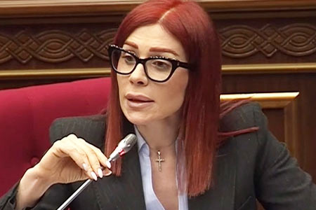 Хамоян: Блок "Армения" не будет голосовать за вынесение новой Конституции на референдум
