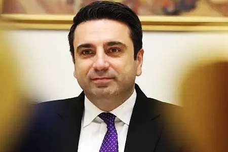 Секретарь Совбеза Армении провел переговоры с представителями Save Armenia
