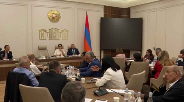 «Քաղաքացիական Պայմանագիր»-ի Պատգամաւորները  Դուրս Եկան Արցախցիներուն Հարցերուն Վերաբերող  Քննարկումէն, Երբ Յիշուեցան  Արցախի Պետական Մարմինները