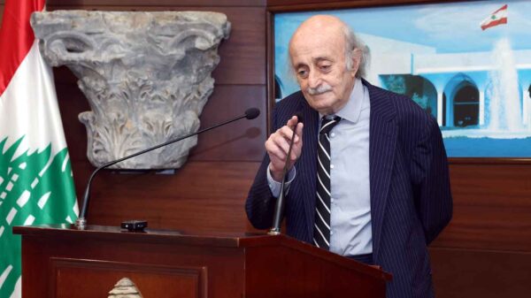 Այցելելով Նախագահ Աունին` Ժոմպլաթ. «Կը Զօրակցինք Բանակցութիւններուն, Եթէ Աստիճանական Կամ Ամբողջական Հեռացման Յանգեցնեն»