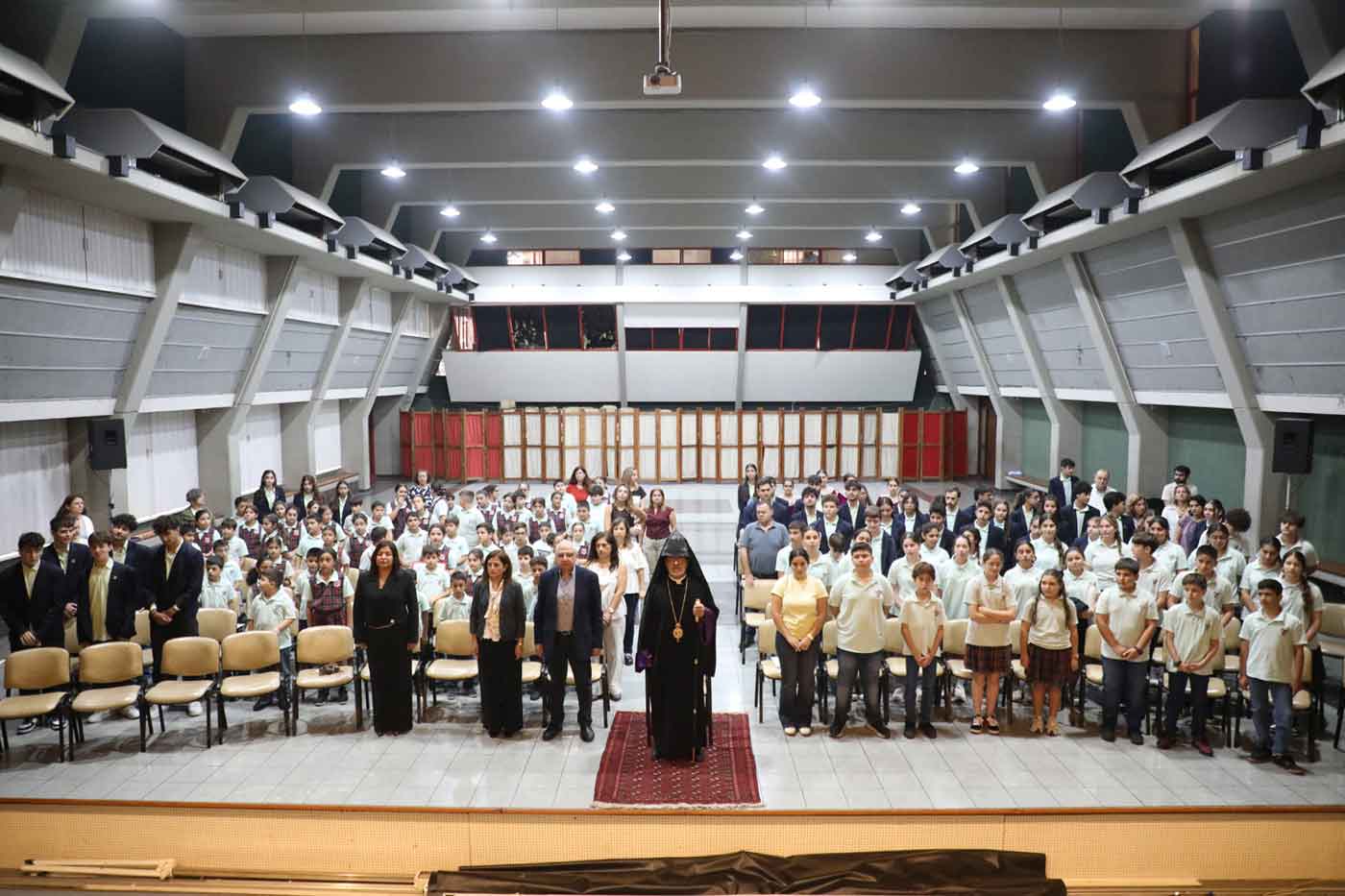 Լիբանանի Թեմի Առաջնորդը Այցելեց Ազգային Վարժարաններ