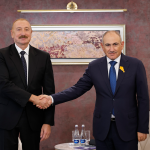 Nikol Pashinyan e Ilham Aliyev se reunieron en Bishkek