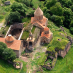 Genocidio cultural: Azerbaiyán ahora acusa a Armenia de “robar” patrimonio armenio de Dadivank, al salvarlo durante la limpieza étnica de Artsaj