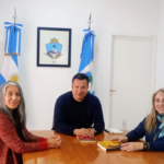 El Gobierno de Neuquén se reunió con el Consejo Nacional Armenio tras la exhibición de una bandera de 'Ataturk' y reafirmó su compromiso con el reconocimiento del Genocidio Armenio