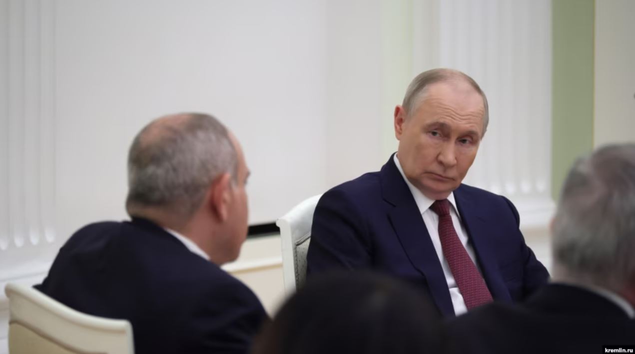Pashinyan Risks Economic Crisis as Russia Moves to Suspend Armenia From Eurasian Union