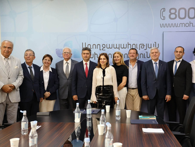Twelve doctors trained in France return to Armenia