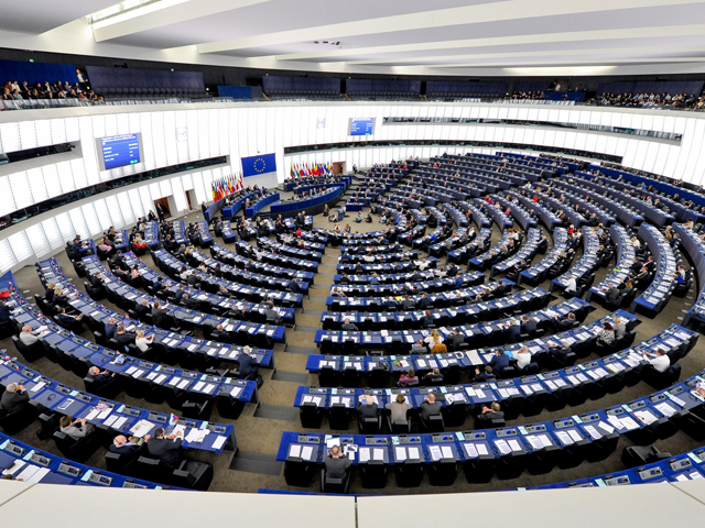 European Parliament demands Azerbaijan immediately release Armenian prisoners