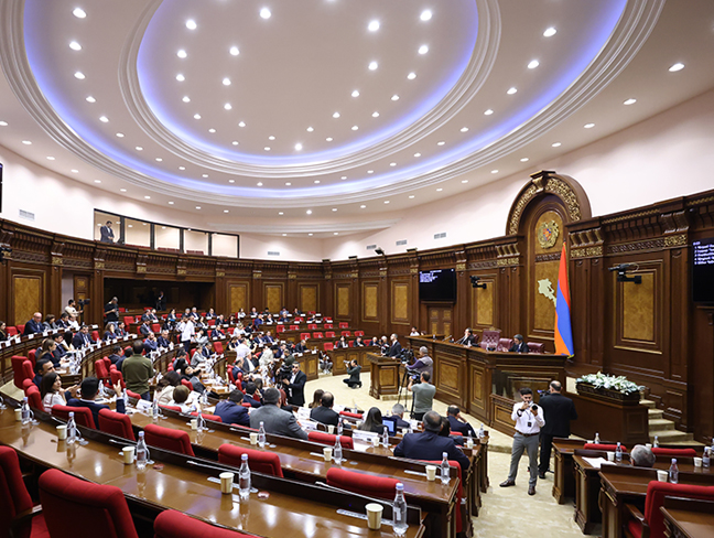 ԱԺ-ն վավերացրել է ԼՂ-ից տեղահանվածների բնակապահովմանն ուղղված վարկային համաձայնագիրը