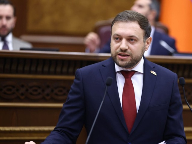 Ընդդիմությունն ԱԺ-ում կատարվածը ծրագրված պրովոկացիա է որակում, իշխանությունը մեղադրում ընդդիմությանը
