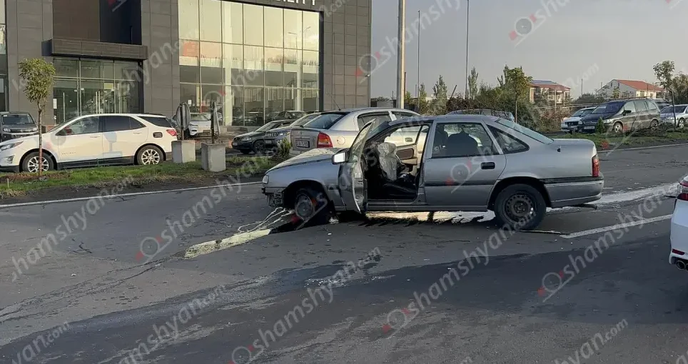 Կոտայքի մարզում «Opel»-ը բախվել է բաժանարար գոտու ծառերին ու հայտնվել հանդիպակաց երթևեկելի հատվածում