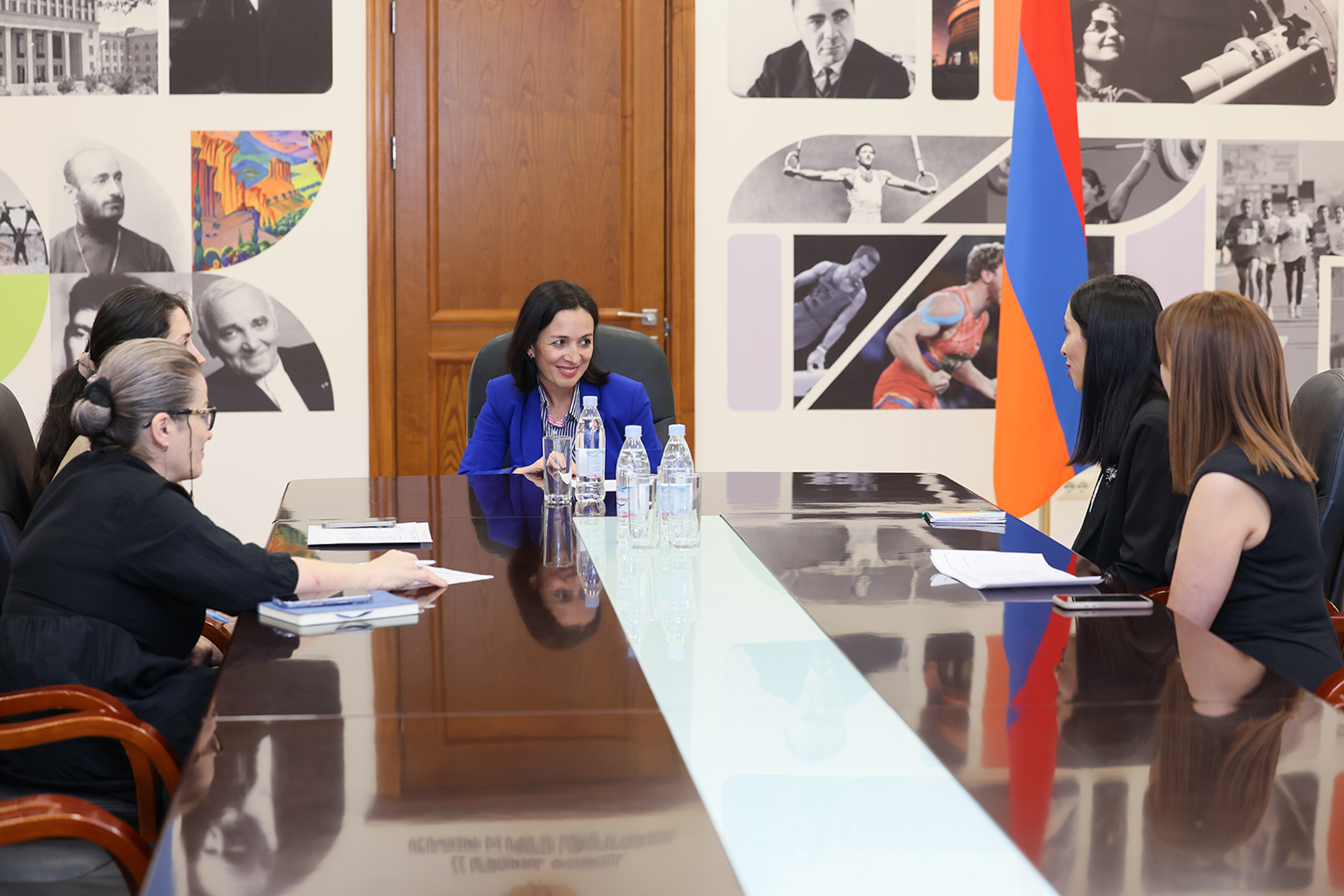 Կայացել է նախարար Ժաննա Անդրեասյանի հերթական հանդիպումն ուսուցիչների հետ
