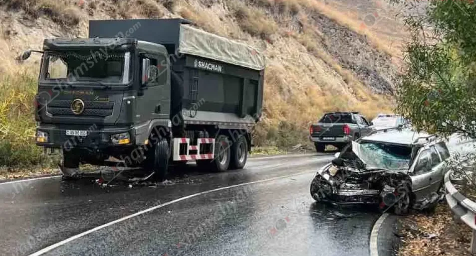 Սյունիքի մարզում բախվել են «Shacman» բեռնատարը և «Opel»-ը. կան տուժածներ