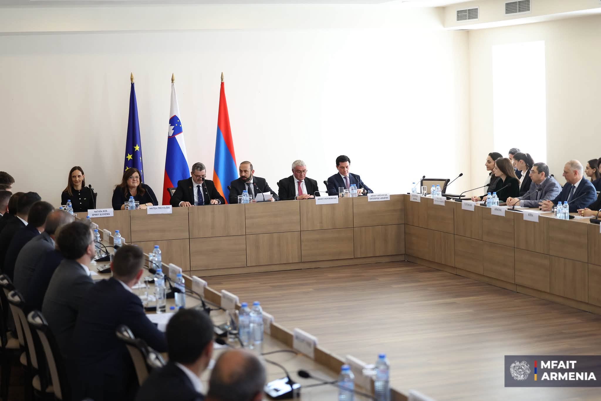 Մեր նպատակն է տնտեսական զարգացումները վերածել առևտրի աճի և նոր ներդրումների. Միրզոյանը՝ Հայաստան-Սլովենիա գործարար համաժողովում