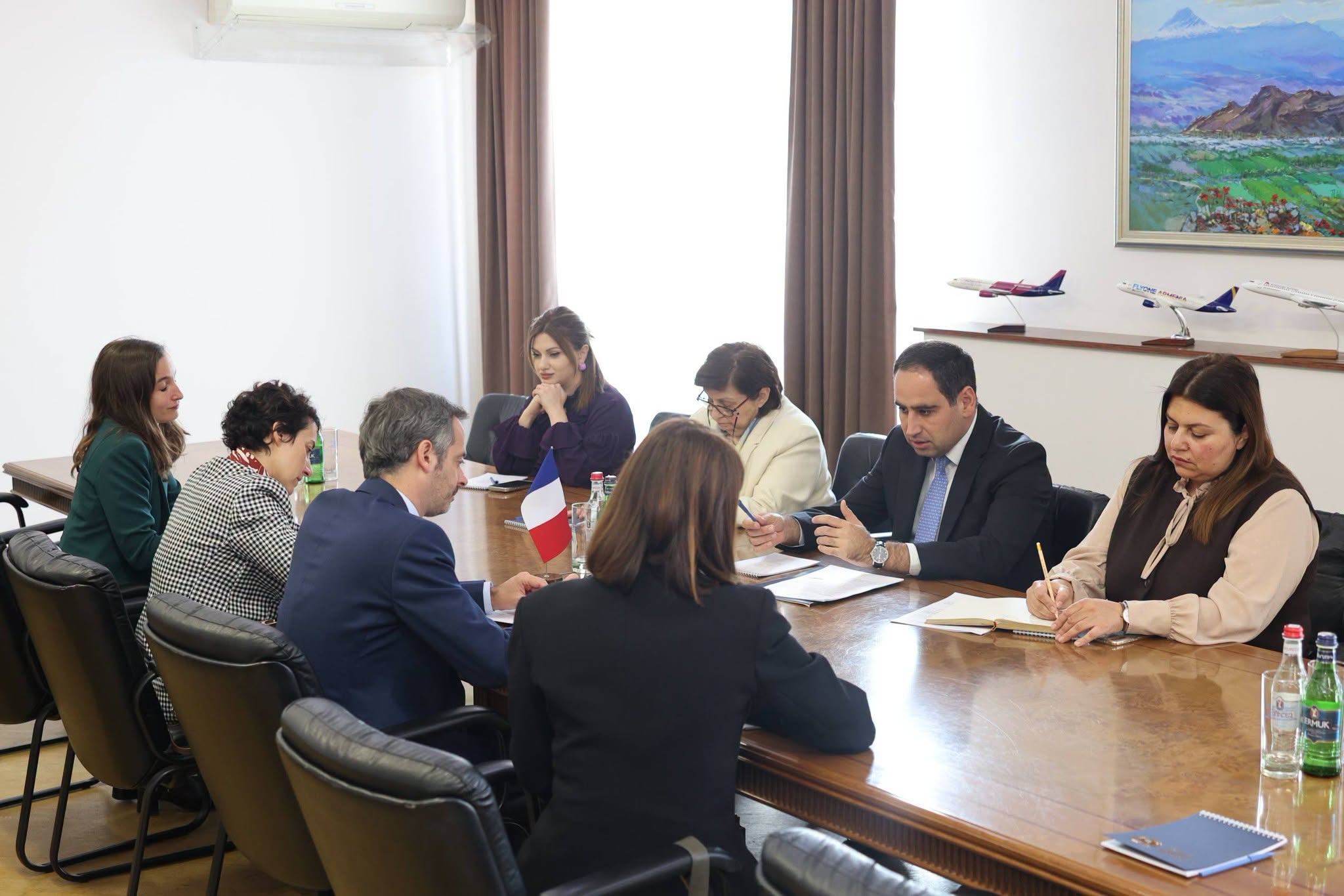 Ֆրանսիայի դեսպանի հետ քննարկվել է Բարգուշատի թունելի կառուցման ծրագիրը