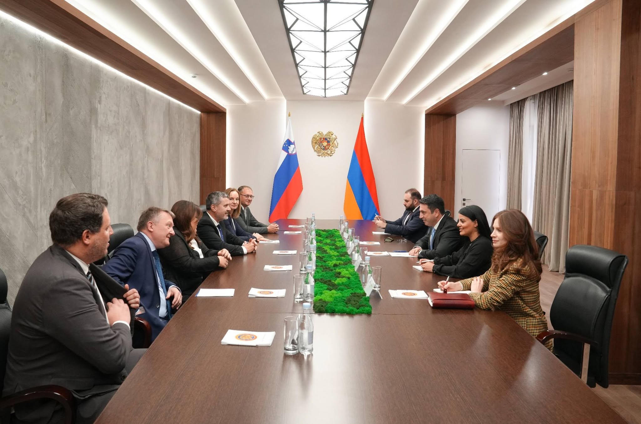 Ալեն Սիմոնյանն ու Տոնե Կայզերը քննարկել են Հայաստան-Սլովենիա տնտեսական համագործակցության զարգացումը