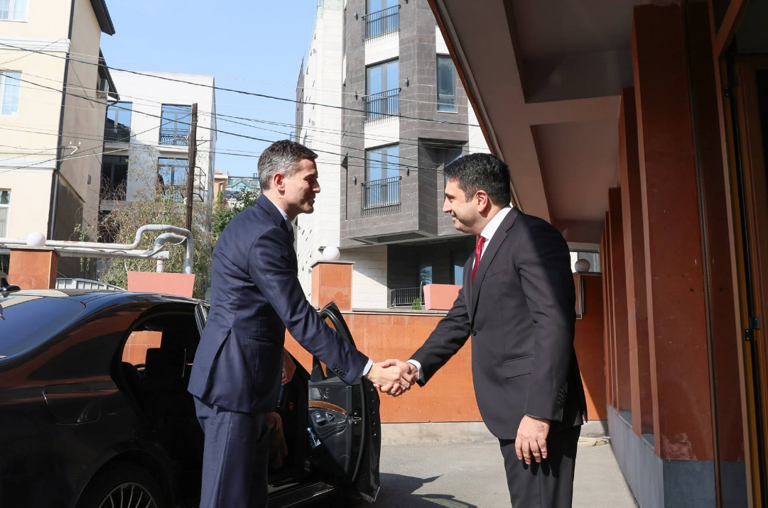 Ալեն Սիմոնյանը հանդիպել է Նիդերլանդների Թագավորության արտաքին գործերի նախարար Թոմ Բերենդսենի հետ