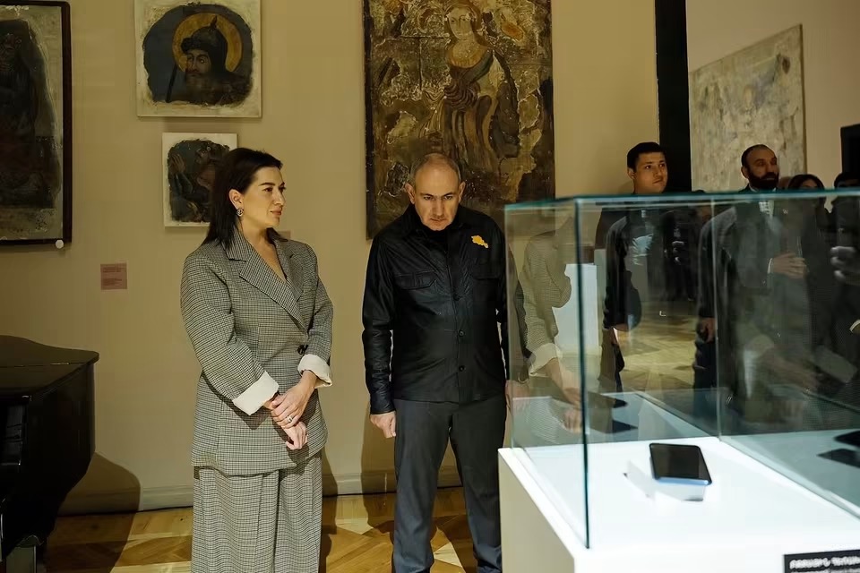 Վարչապետը տիկնոջ հետ ներկա է գտնվել «Լռության էքսպոնատներ» խորագրով հատուկ ցուցադրության բացմանը