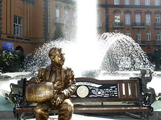 We unveiled the statue of Mher Mkrtchyan in Yerevan, whose sculptor is Tigran Arzumanyan. Avinyan