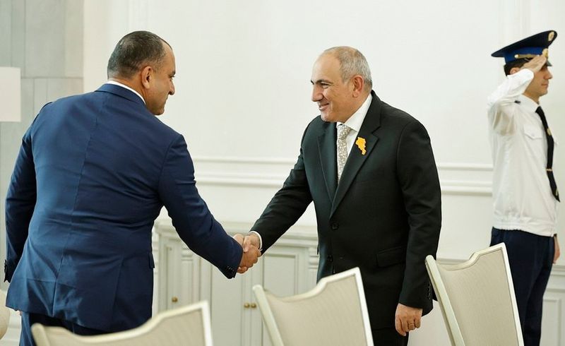 Авторитаризм, как и коррупция, не ходит с рогами и хвостом
