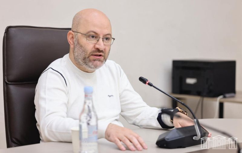 Чем губернатору Ширака Иваны не угодили?
